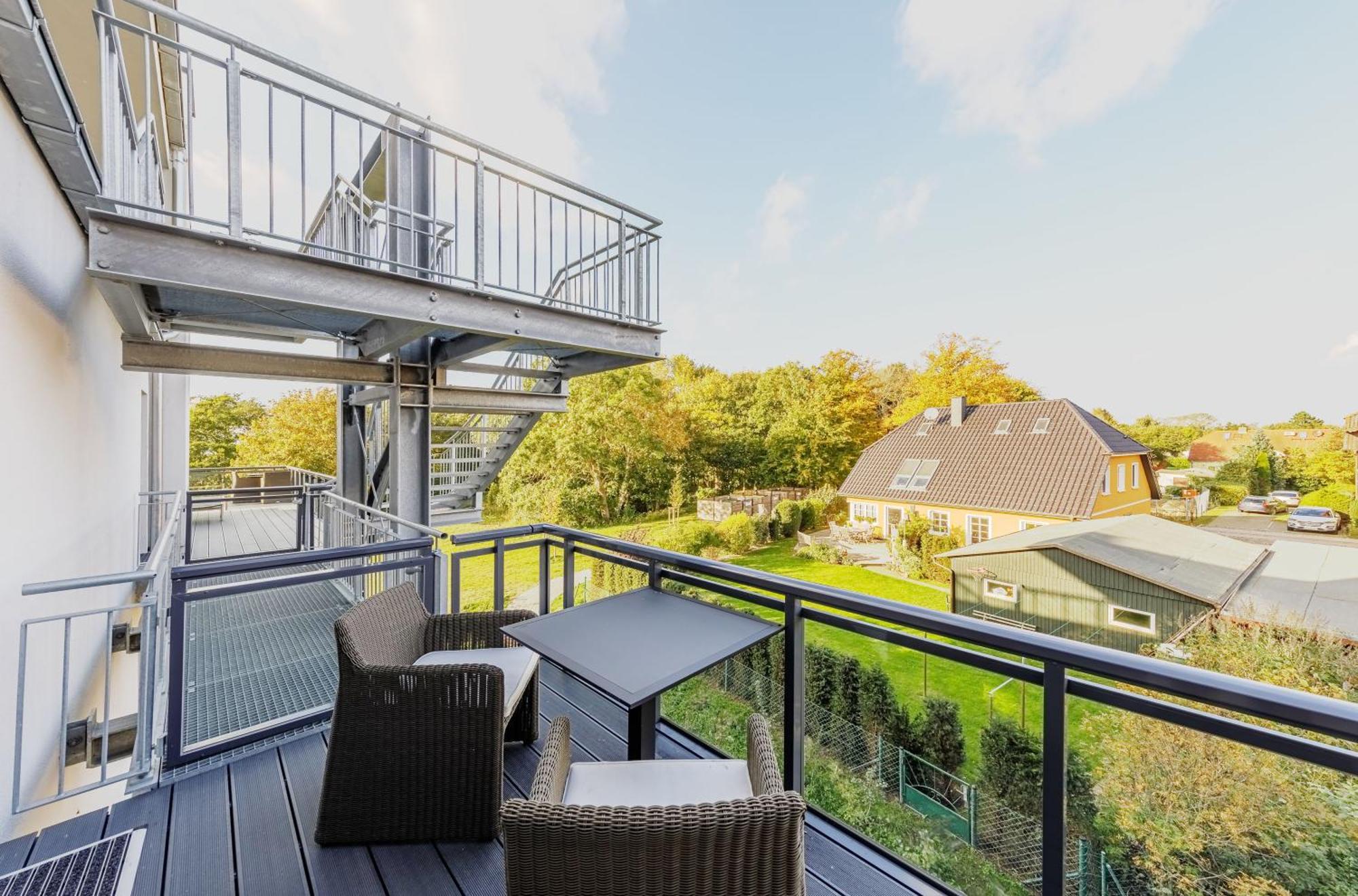 Zwei Wasser - Strandhaus Alte Seefahrtschule Aparthotel Wustrow  Exterior photo
