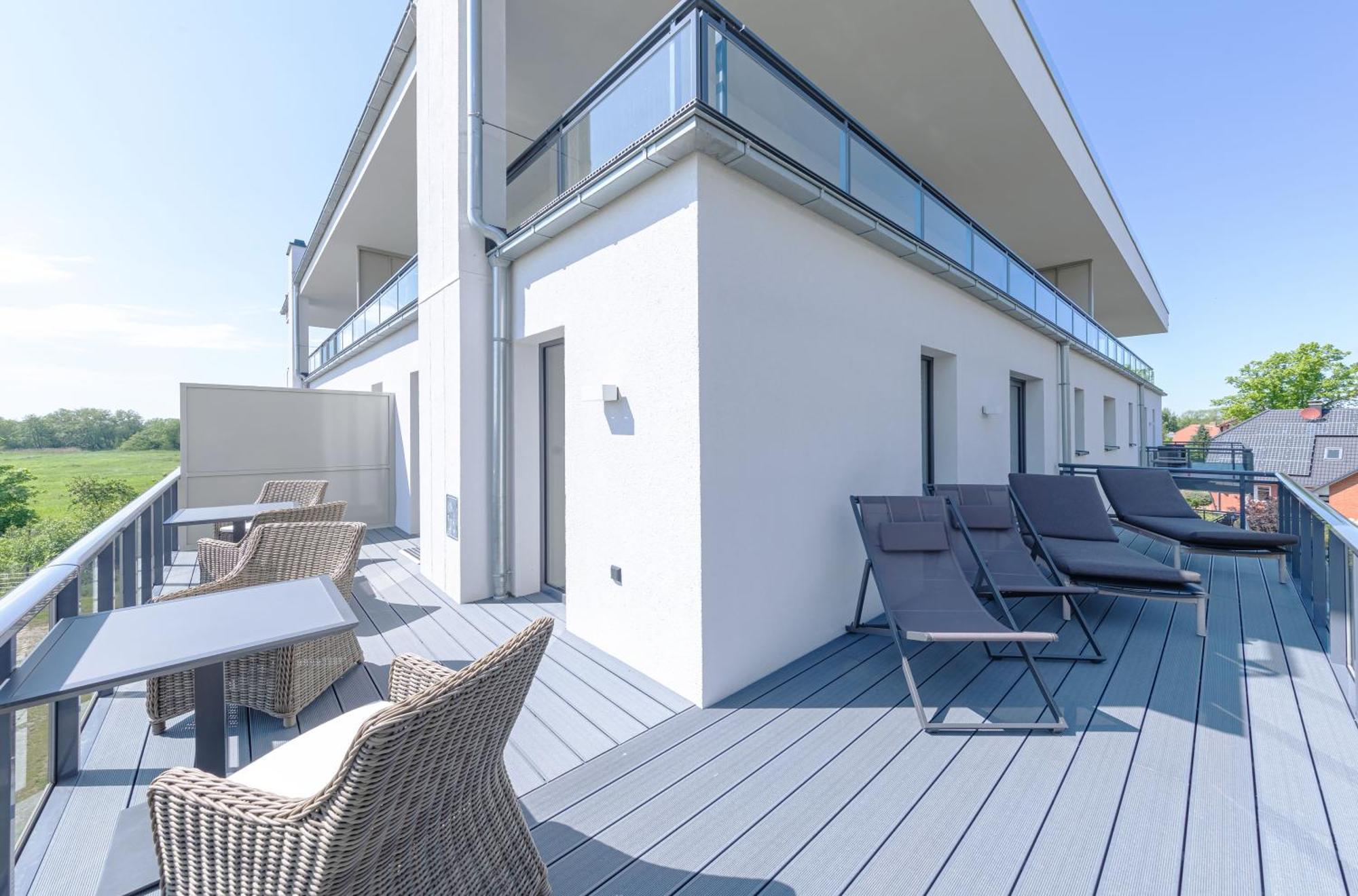 Zwei Wasser - Strandhaus Alte Seefahrtschule Aparthotel Wustrow  Exterior photo